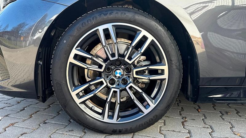 BMW Řada 5 520d xDrive HuD Ad.Temp H/K - fotka 4 z 11