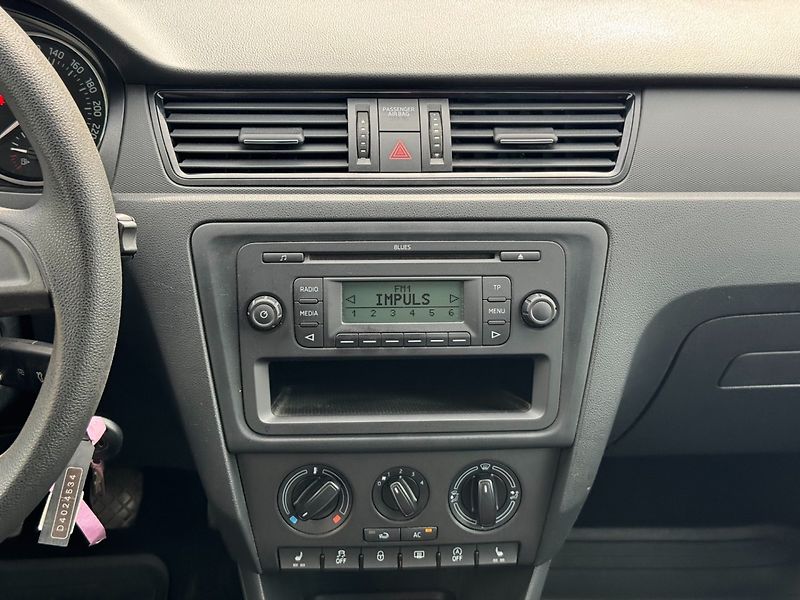 Škoda Rapid (2013) Ambition 1.2 TSI 63kW - fotka 20 z 37