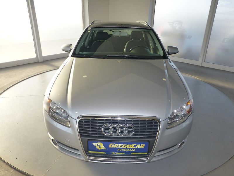 Audi A4 (2006) 1,6I**DIGIKLIMA**ALU**TAŽNÉ - fotka 3 z 25