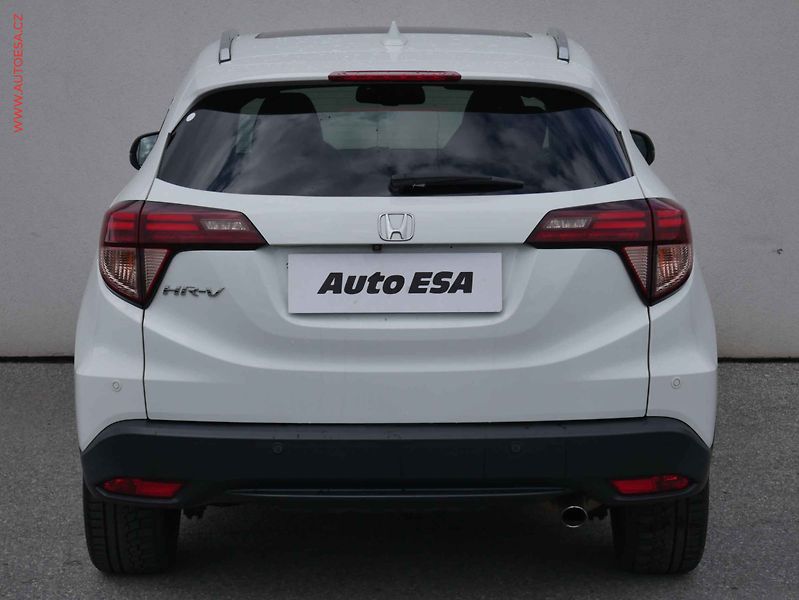 Honda HR-V (2017) 1.5i-VTEC CVT, 2.maj,ČR - fotka 5 z 20