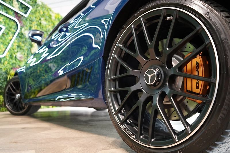 Mercedes-Benz Třídy C (2022) 63s*AMG*CERAMIC*HUD*CARBON*360 - fotka 11 z 44