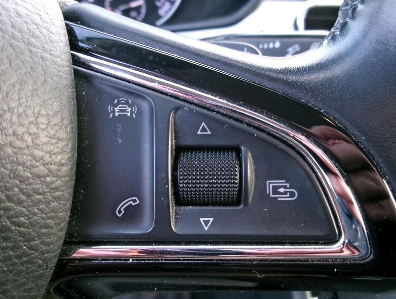 Škoda Superb 2.0 TDI NAVI AUTOKLIMA  - fotka 19 z 35