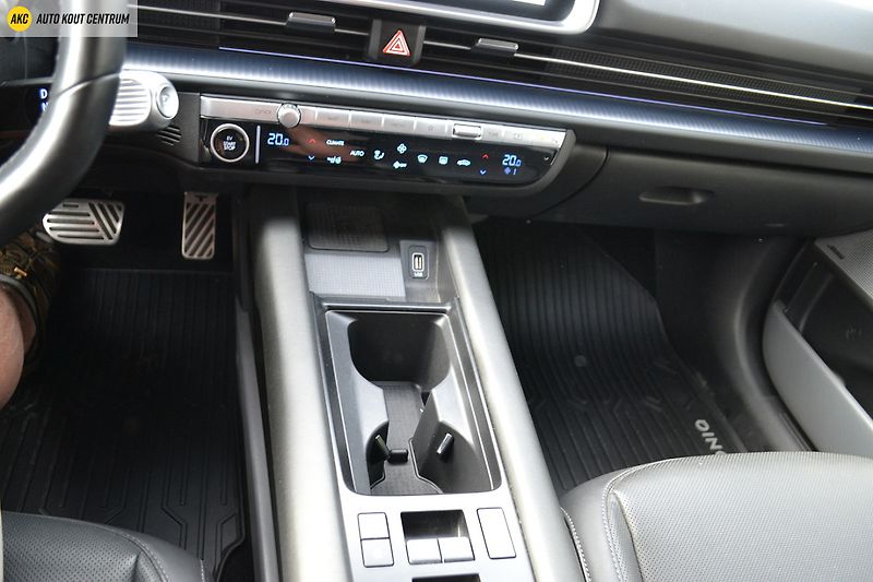 Hyundai Ioniq 6 239KW 4x4 POWER 77kWh STYLE PR - fotka 32 z 74