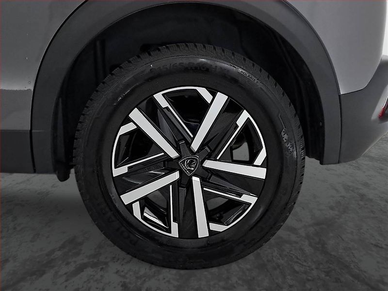 Peugeot 2008 (2024) Active 1.2 PureTech - fotka 14 z 18