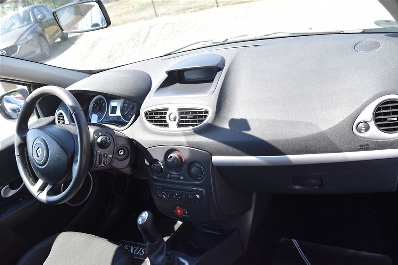Renault Clio 1,2 i 74KW ALU KLIMA TAŽNÉ - fotka 22 z 48