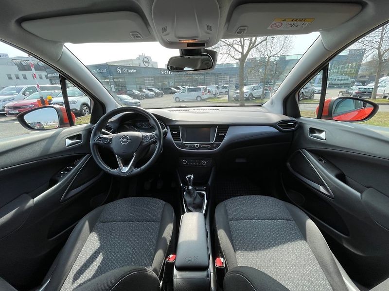 Opel Crossland X Enjoy 1,2 MT5, ČR, 1. maj - fotka 9 z 31