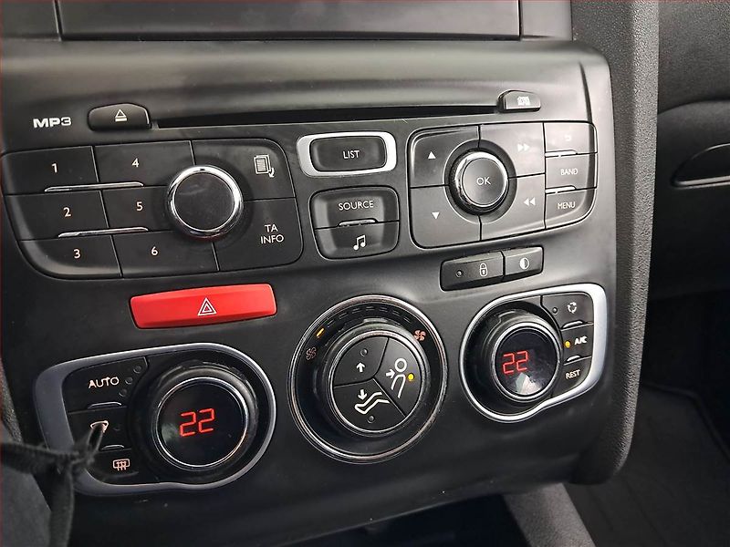 Citroën C4 (2013) 1.6 VTi, Tempomat - fotka 16 z 19