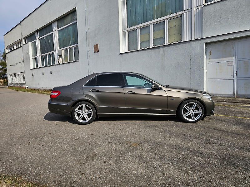 Mercedes-Benz Třídy E (2011) 350 CDi 4Matic 195kw - fotka 3 z 21