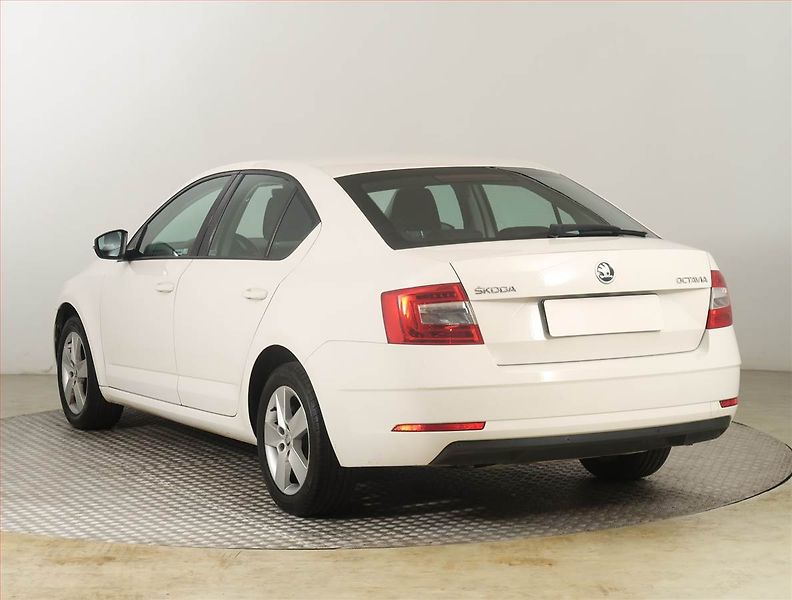 Škoda Octavia (2019) 1.6 TDI, Tempomat - fotka 4 z 19