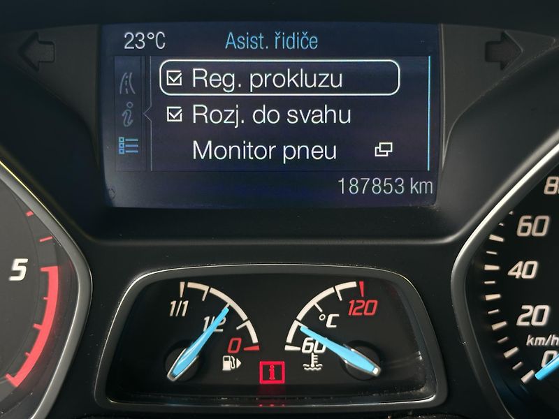 Ford Kuga (2014) 2.0TDCI/103kW * ČR * 4x4  - fotka 11 z 33