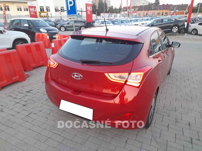 Hyundai i30 (2016) 1.6, STK7/28 - fotka 2 z 3