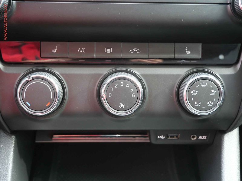Škoda Octavia (2014) 1.4TSi, ČR, Ambition, TZ - fotka 14 z 16