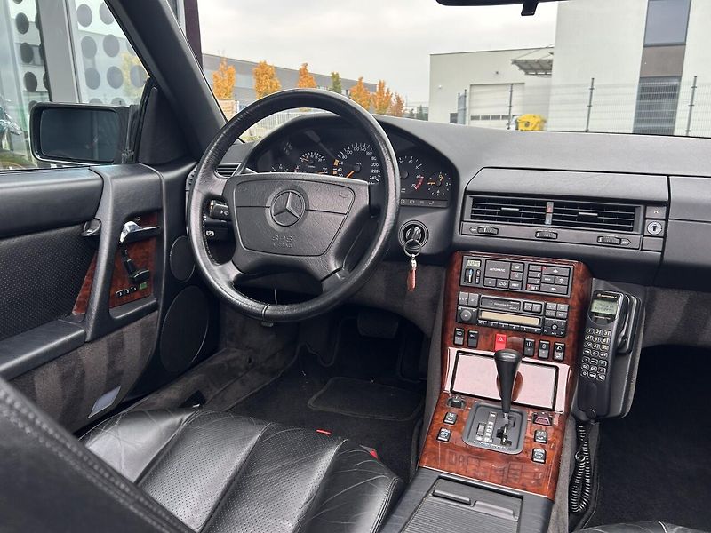 Mercedes-Benz SL 500 - fotka 15 z 30