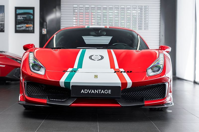 Ferrari 488 Pista PILOTI - fotka 2 z 26
