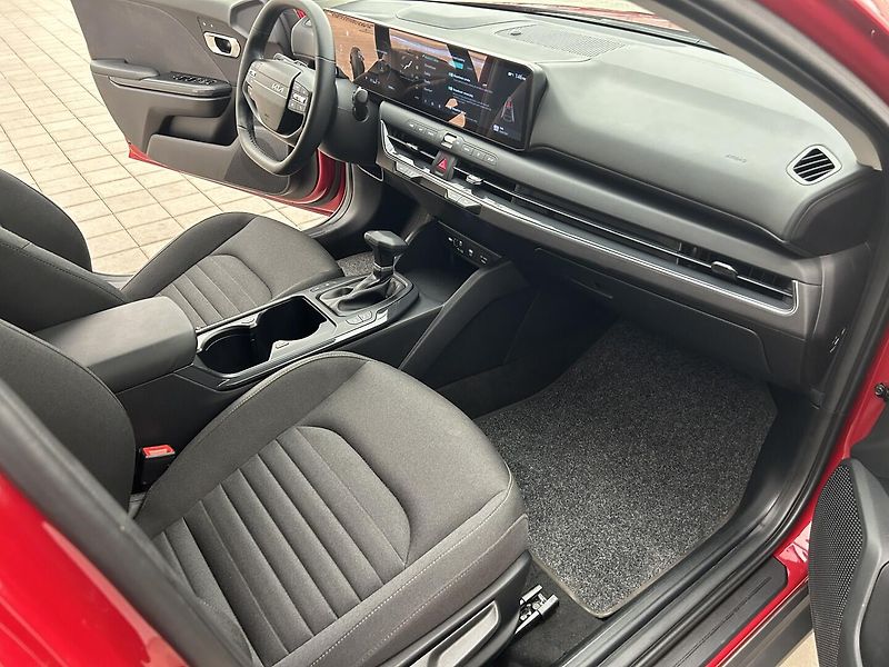 Kia K4 1.6 T-GDi EXCLUSIVE 110 KW (20 - fotka 23 z 26