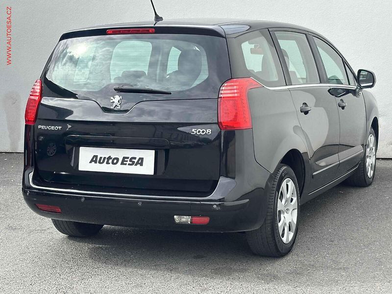 Peugeot 5008 (2011) 1.6 HDi, AC, tempo, park - fotka 4 z 16