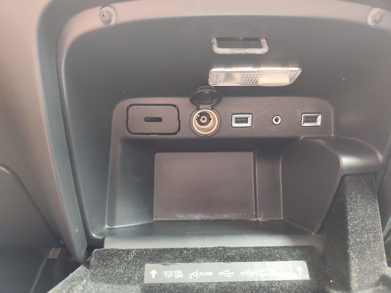 Citroën Grand C4 Picasso (2014) - fotka 33 z 34