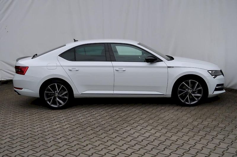 Škoda Karoq (2025) SportLine 2,0 TDi /110 kW - fotka 24 z 30