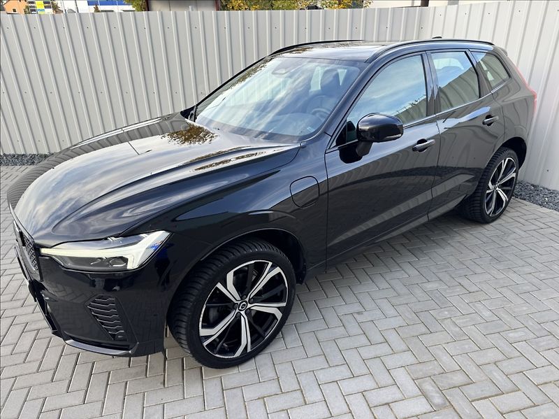 Volvo XC60 2,0 T8 AWD Recharge Plus Dark - fotka 5 z 50
