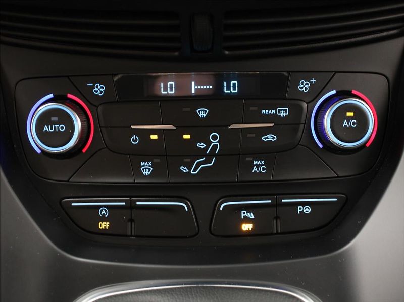 Ford Kuga 1,5 EB 110kW 54tkm. 1.maj.ČR - fotka 18 z 20