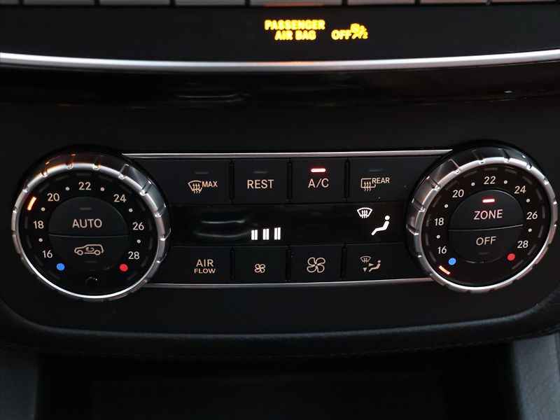 Mercedes-Benz GLS 3,0 350d 190kW AMG Sport DPH - fotka 33 z 45