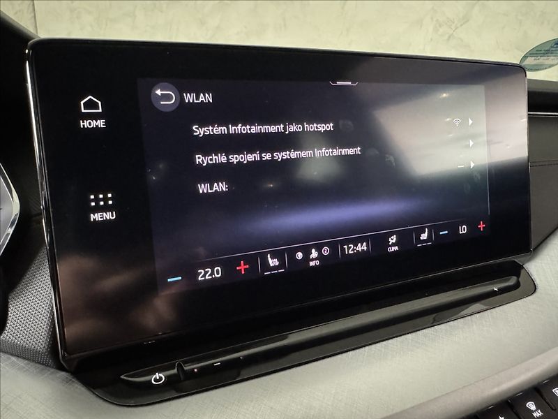 Škoda Octavia 2,0 TDi  DSG Tour Virtual LED - fotka 37 z 44