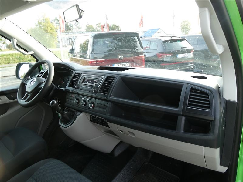 Volkswagen Transporter 2,0 TDi 75kW L2H2,9.míst,2xkol - fotka 27 z 48