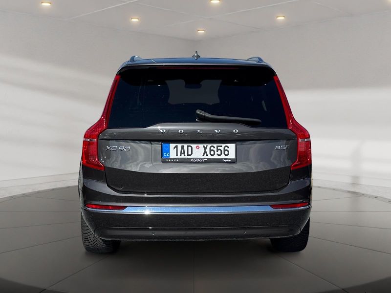 Volvo XC90 (2024) PLUS BRIGHT B5 173kW TAŽNÉ AWD - fotka 5 z 11