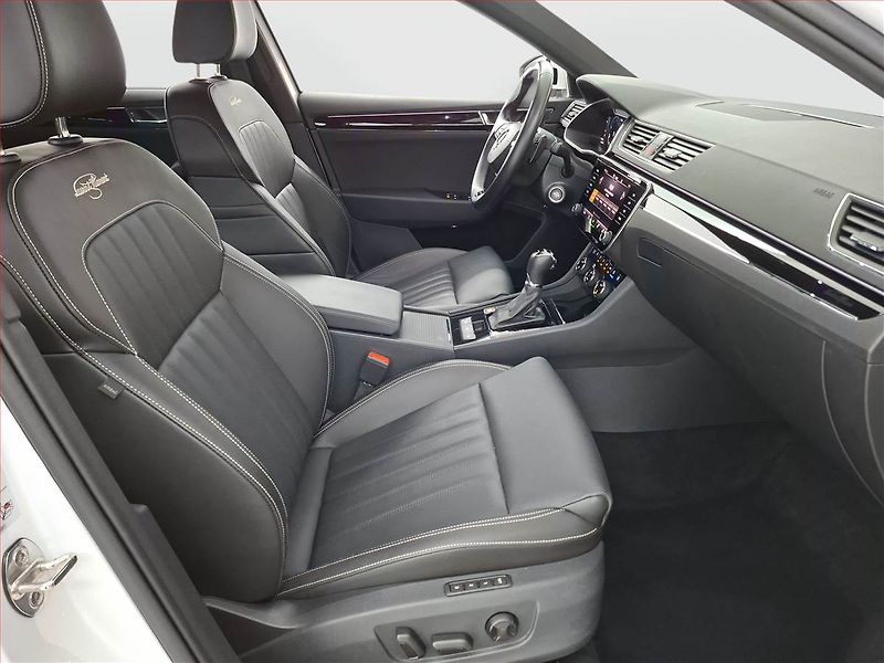 Škoda Superb (2023) 2.0 TDI - fotka 9 z 24