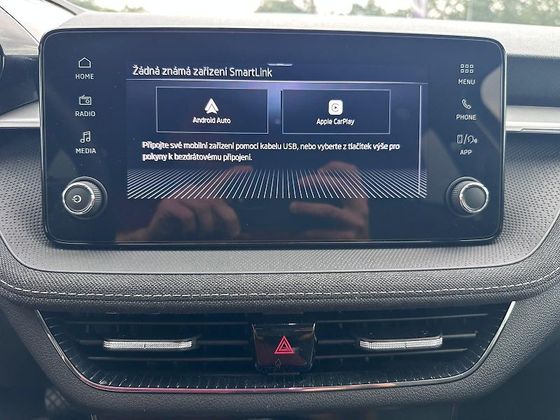 Škoda Fabia 1.0 TSI 85kW DSG Top Selection - fotka 12 z 16
