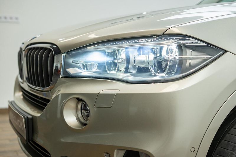 BMW X5 40e 2.0 180 kW xDrive - fotka 41 z 49