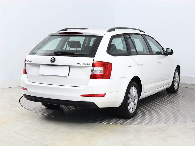 Škoda Octavia (2015) Ambition 1.6 TDI, Tempomat - fotka 5 z 14
