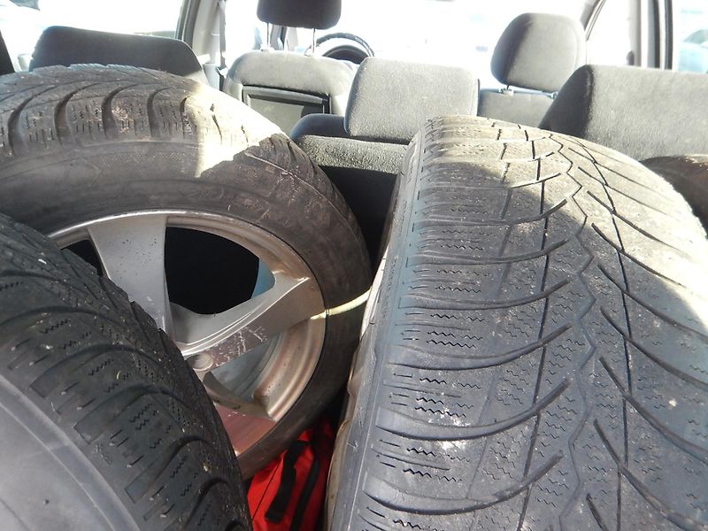Mitsubishi Grandis 2.0 DI-D, KLIMA, 7 MÍST - fotka 16 z 26