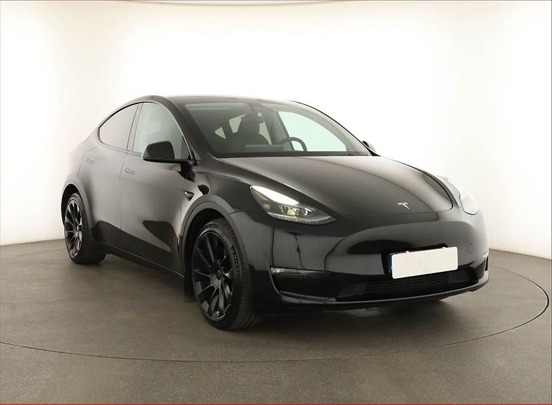 Tesla Model Y (2023) Long Range AWD 79kWh, SoH 91% - fotka 1 z 27