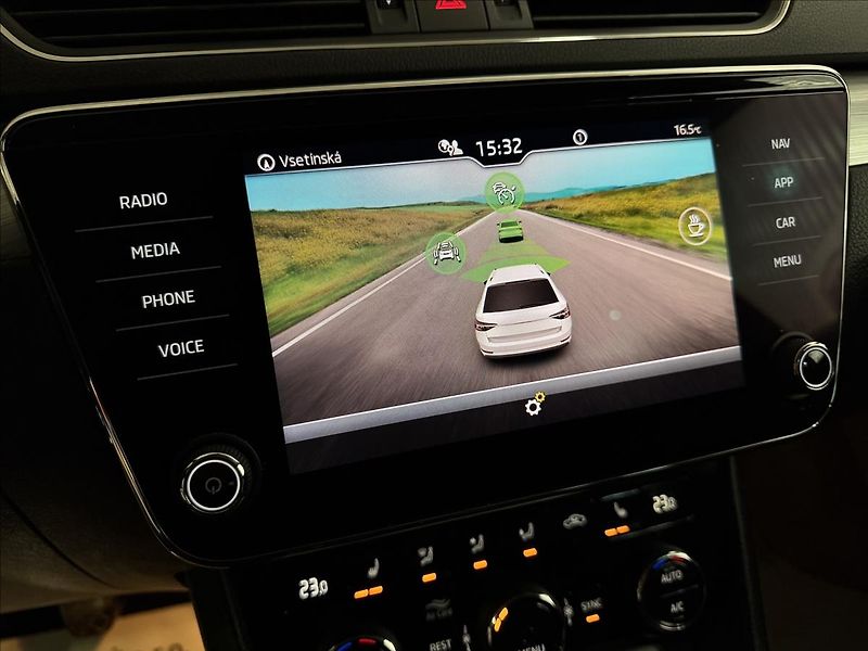Škoda Superb 2.0TDI 110kW Manuál 1 Majitel - fotka 22 z 41