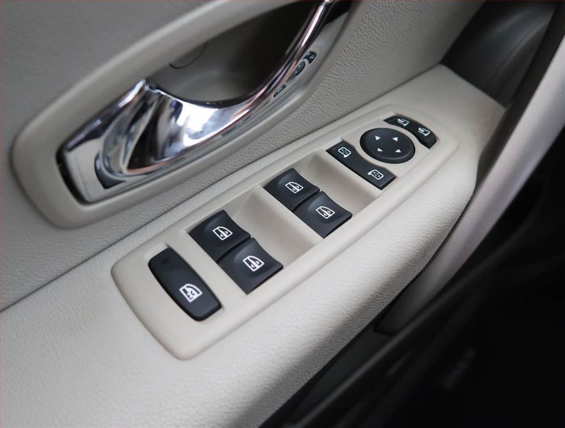 Renault Fluence (2014) Privilege 1.6 16V, Tempomat - fotka 17 z 19