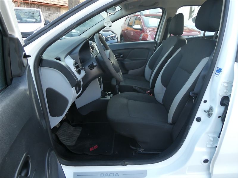 Dacia Sandero 1,2 16V 55kW Access, KLIMA - fotka 16 z 33