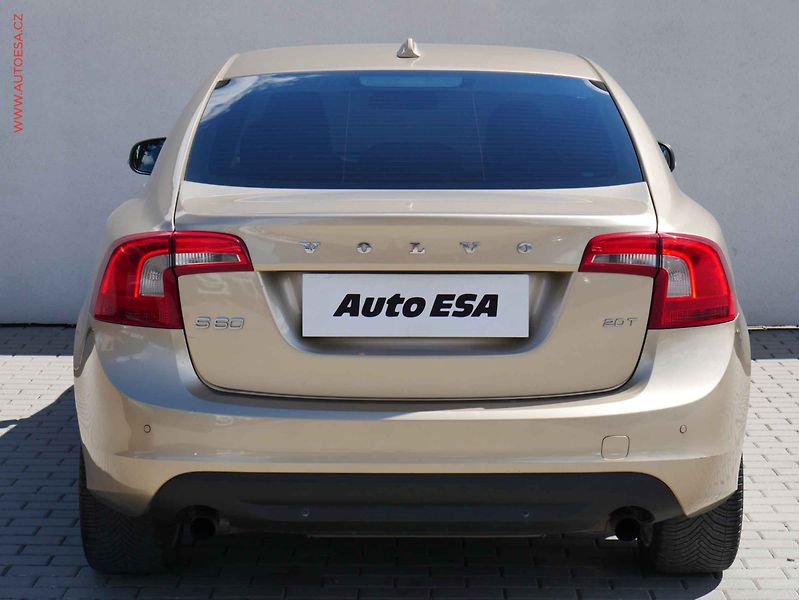 Volvo S60 (2011) 2.0T, ČR, Kůže, výhřev sed. - fotka 5 z 20