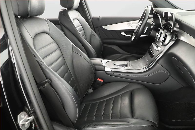 Mercedes-Benz GLC (2020) 300 d - fotka 7 z 21