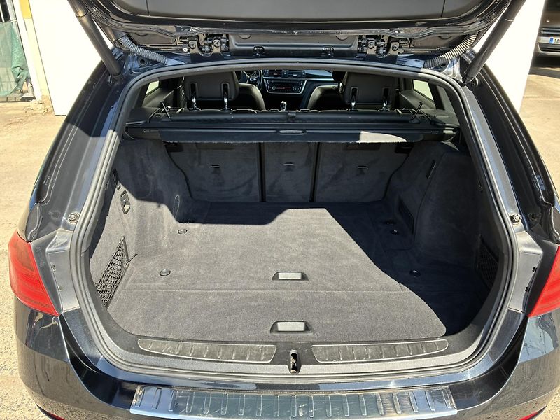 BMW Řada 3 320d 135kW xDrive - fotka 12 z 26