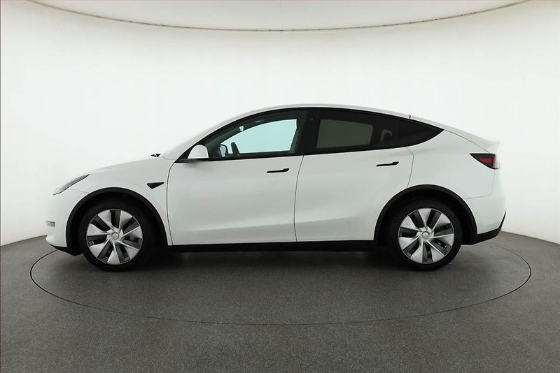 Tesla Model Y (2022) Long Range AWD 75kWh, SoH 97% - fotka 3 z 19