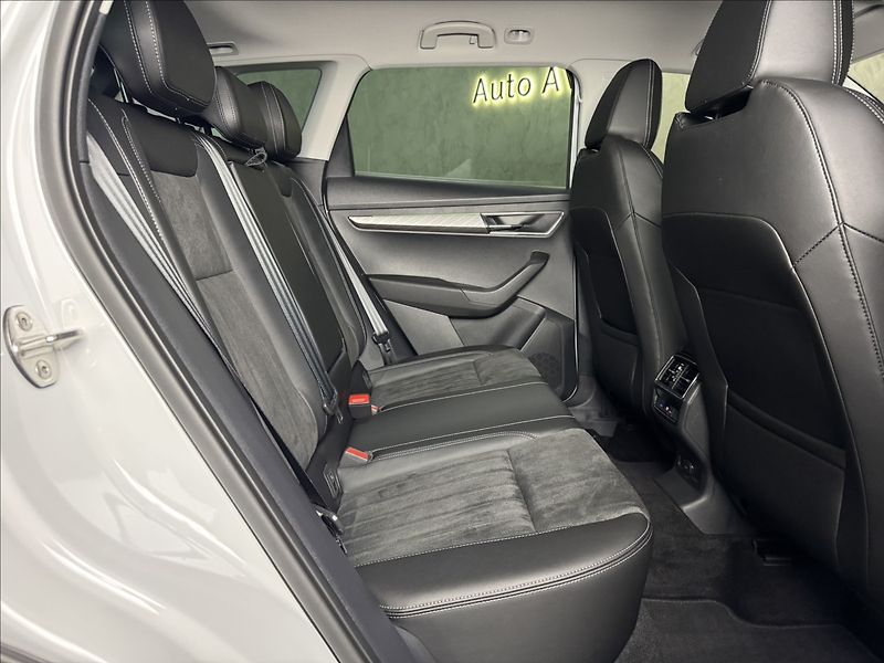 Škoda Karoq 2,0 TDi  DSG 4x4 Style Virtual - fotka 14 z 44