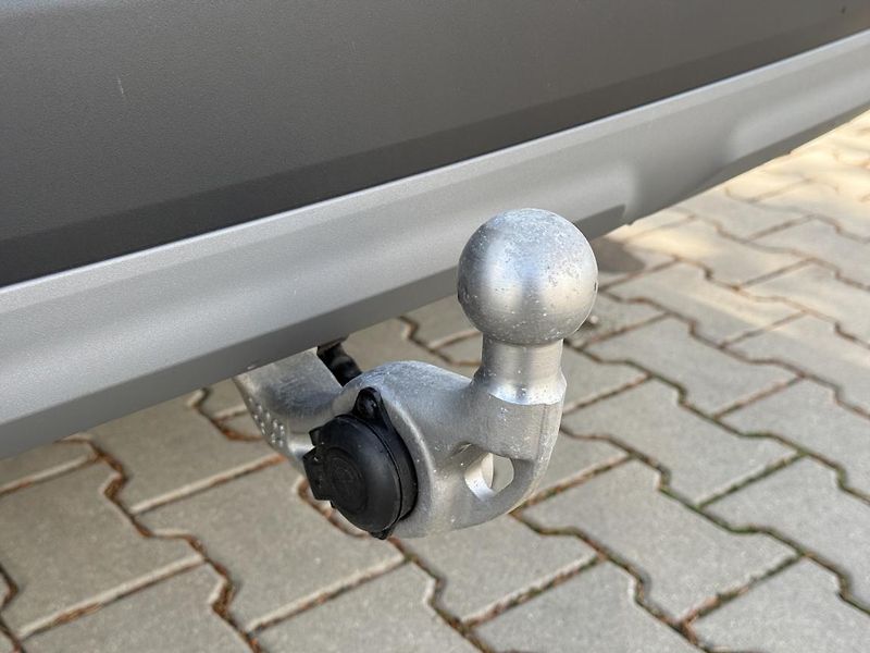BMW X1 sDrive20i - fotka 19 z 20