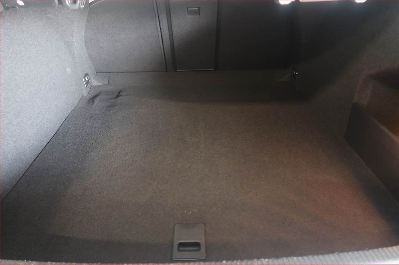 Volkswagen CC (2015) R-line 2.0 TDI, Serv.kniha - fotka 14 z 19