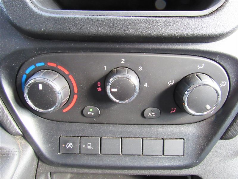 Iveco Daily 2,3 L4H4 115kW Maxi  35S16 - fotka 16 z 32