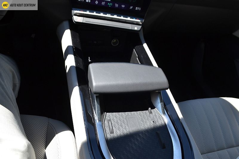 Renault Espace ICONIC E-TECH FULL HYBRID 200k - fotka 33 z 73