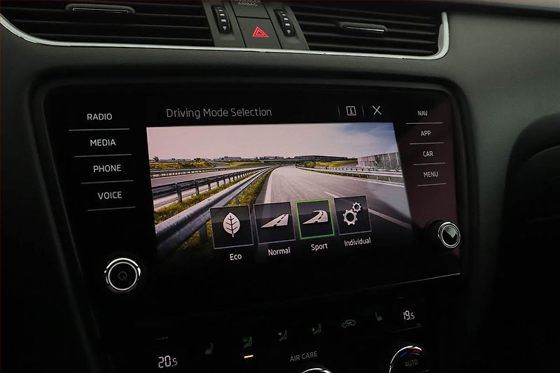 Škoda Octavia (2017) RS 2.0 TDI, Automat, Kůže - fotka 12 z 17