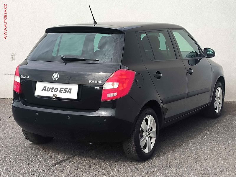 Škoda Fabia (2013) 1.2 TSi, Ambition, výhřev sed - fotka 4 z 16