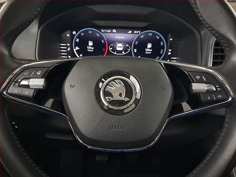 Škoda Karoq (2023) 1.5 TSI - fotka 22 z 24