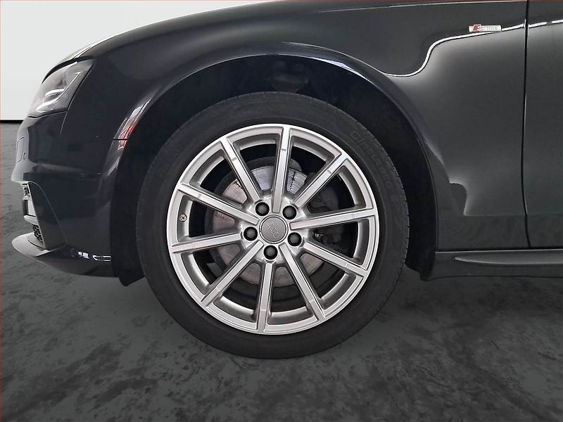 Audi A4 (2016) S-Line 2.0 TDI, Serv.kniha - fotka 15 z 19